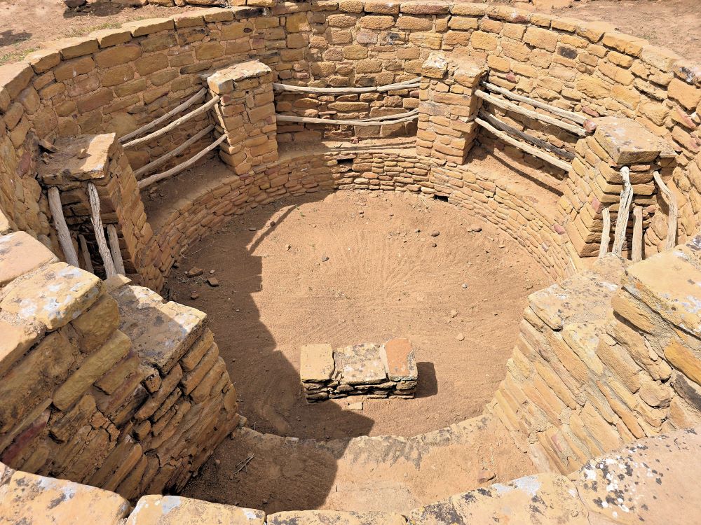 kiva with pilasters