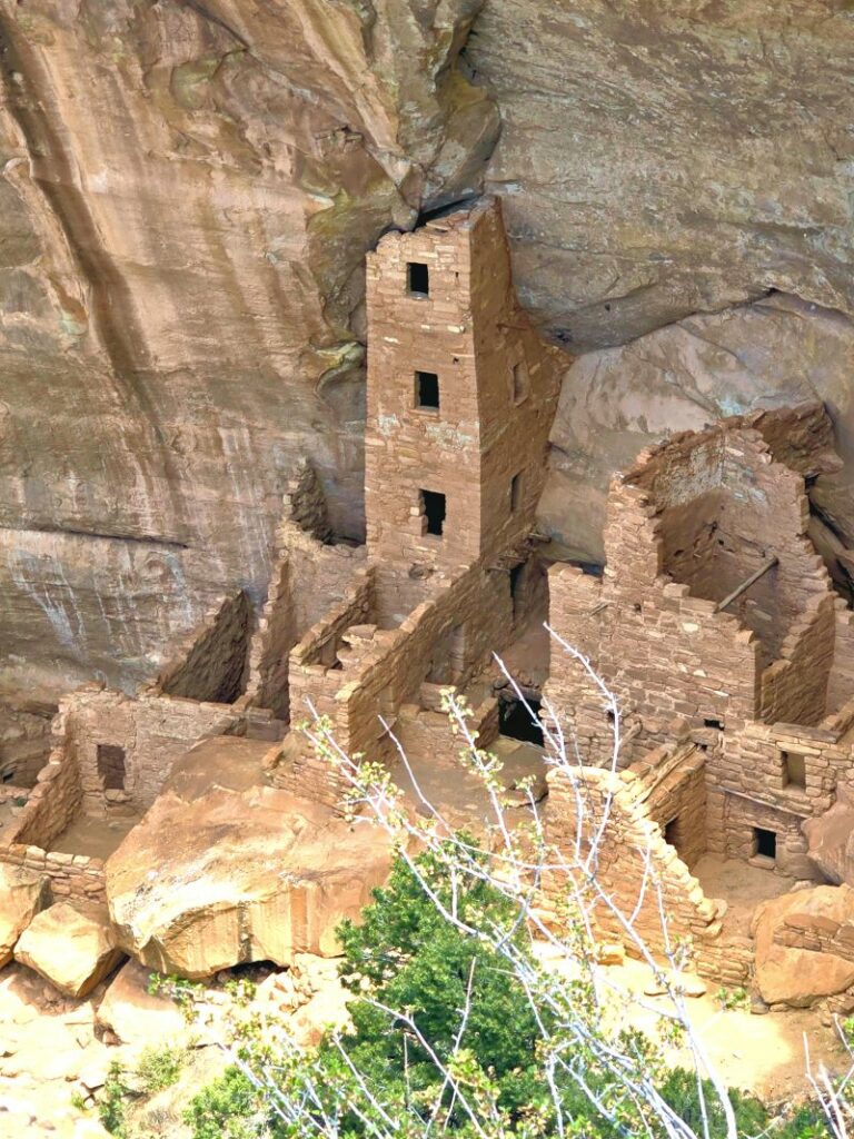 square tower cliff dwelling